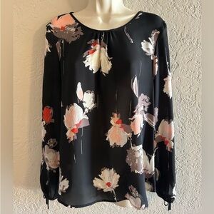 Maurice's Black floral blouse
Size M